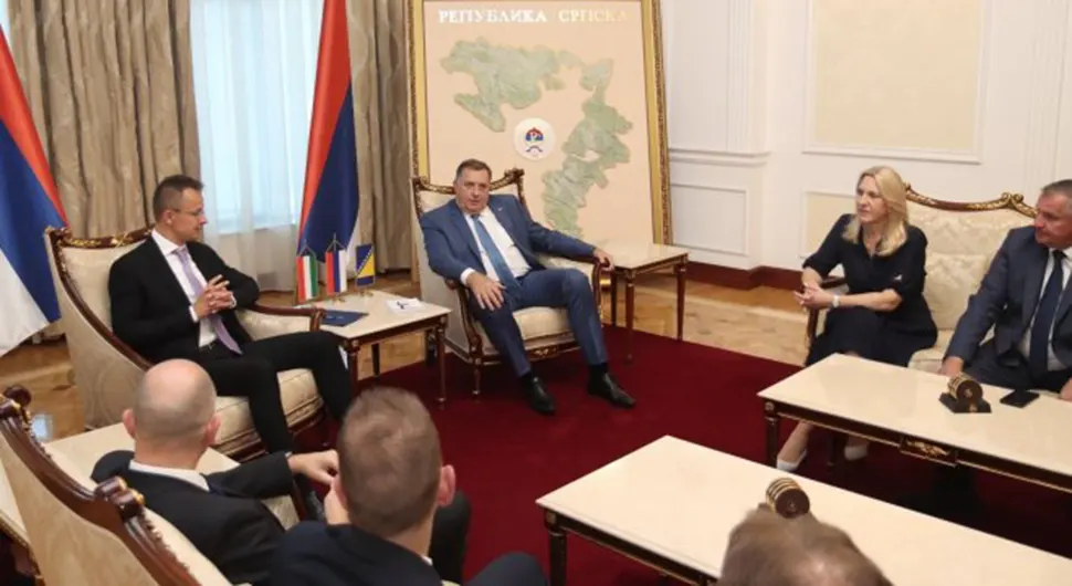 64a5a9b13143c-dodik sijarto.webp
